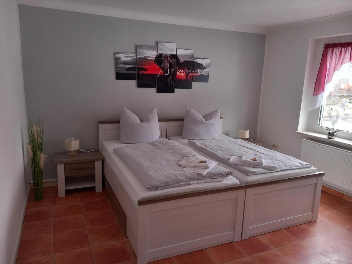 Hotel Eintracht Митвайда Экстерьер фото