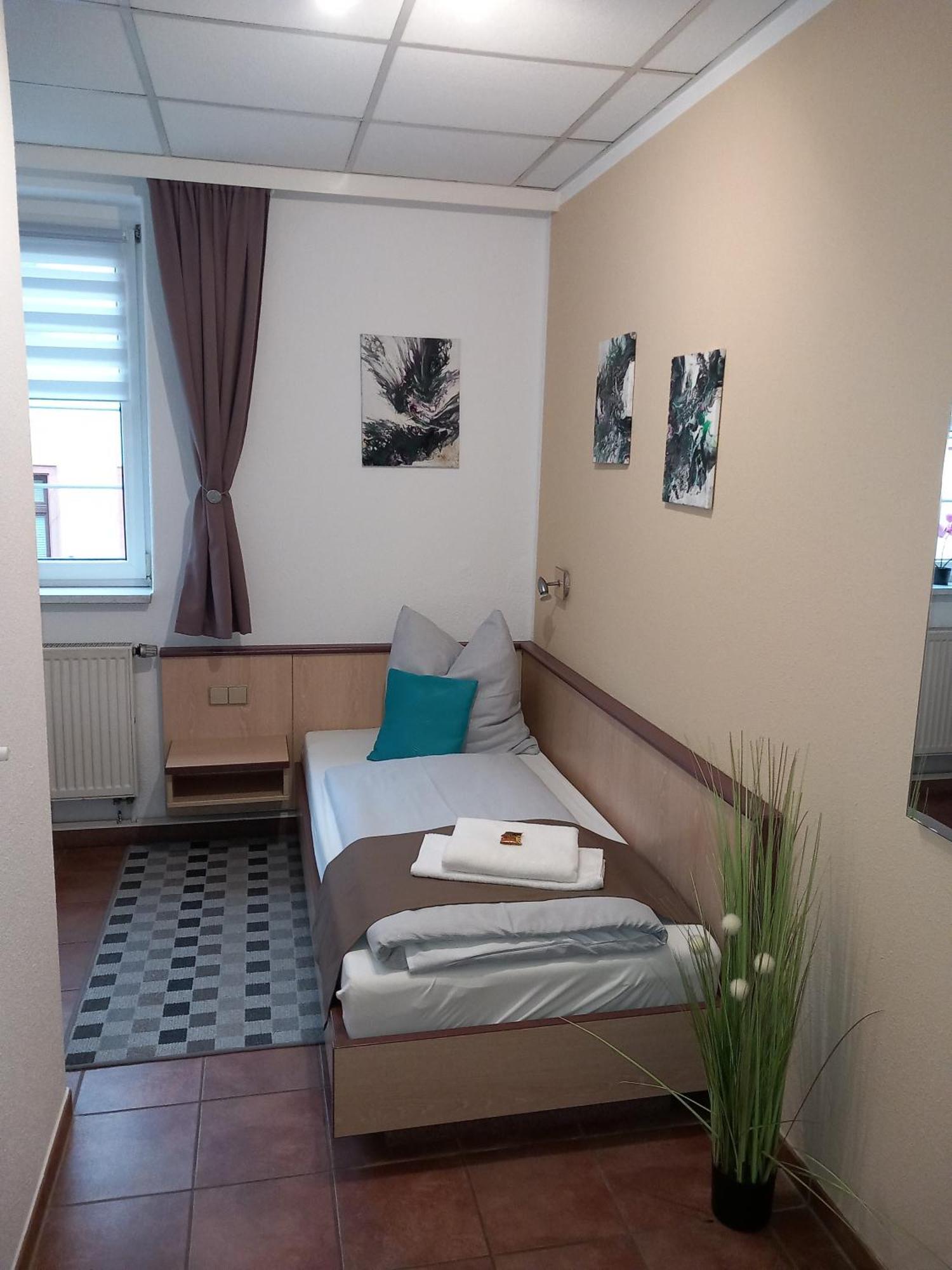 Hotel Eintracht Митвайда Экстерьер фото