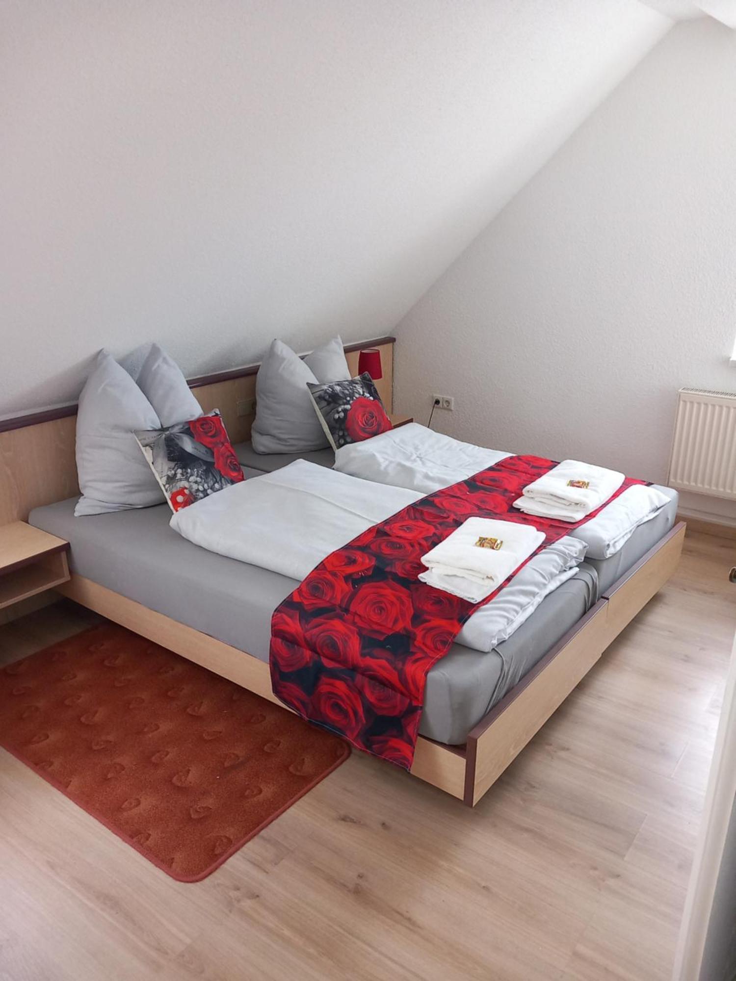Hotel Eintracht Митвайда Экстерьер фото